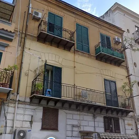 Garibaldi Apartment